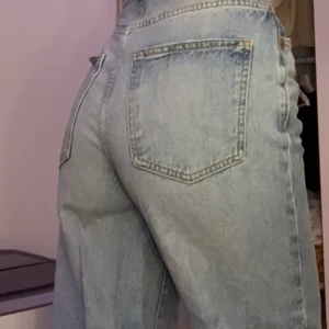 Wide jeans - Vida hög midja jeans från gina. Storlek 34 men är själv storlek 36/38 och passar bra. 