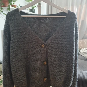 Primark Stickad kofta  - Strl L men mer som M.   Köparen står för frakt 🙏