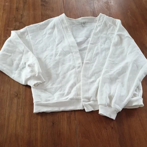 Öppen tröja - Mysig kofta/öppen tröja. Använd en gång.