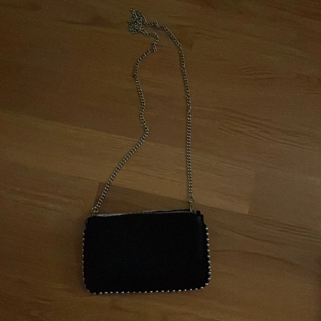 Säljer denna zara väskan!! (Ej spårbar frakt!!)