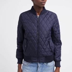 Urban outfitters jacka💖 - Säljer den här fina jackan ifrån Urban outfitters💖 knappt använd och super fin!