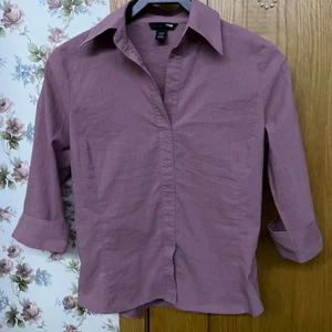 rosa skjorta  - har använts en gång och är i fint skick