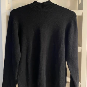 Stickad tröja fr Vila🤍 - Stickad tröja från vila. Strl S🤍