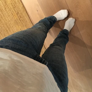 ZARA JEANS  - Jätte finns jeans som nya och jätte fint skick i modellen slim fit säljer då det är lite för små för mig 