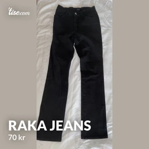 Raka jeans filippa k - Raka svarta jeans från Filippa K i fint skick. Stl S, passar nog även bra som XS. 70kr+frakt🥰