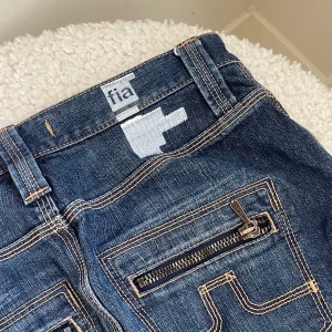 Kjol - Säljer min kjol från J.Lindberg! Super fint skick & i storlek 36🤍 säljer för 300, kan dock diskuteras! 