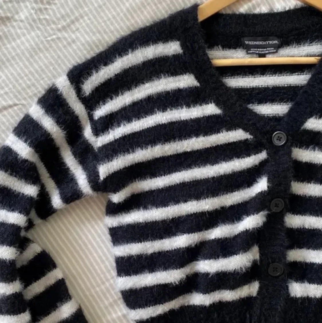 Stickad randig kofta  - 90