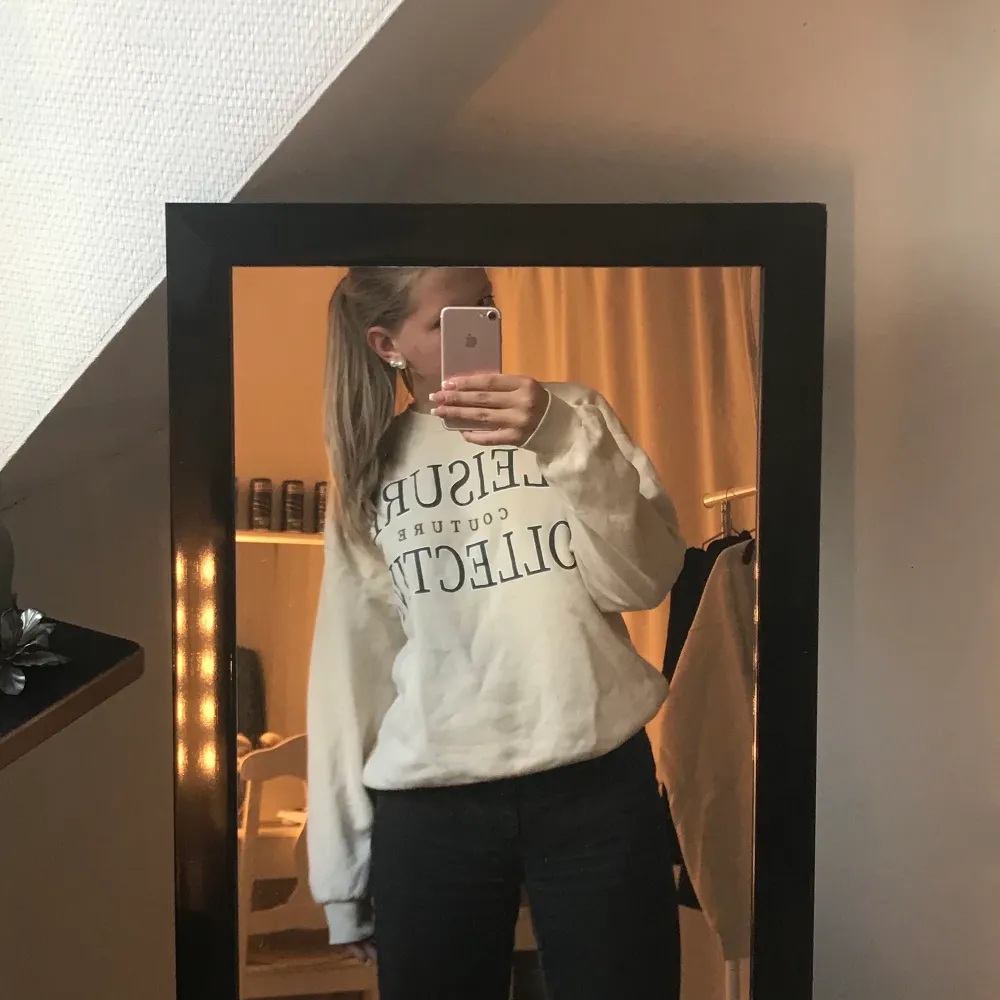 Sweatshirt ifrån Gina tricot⚡️⚡️. Tröjor & Koftor.