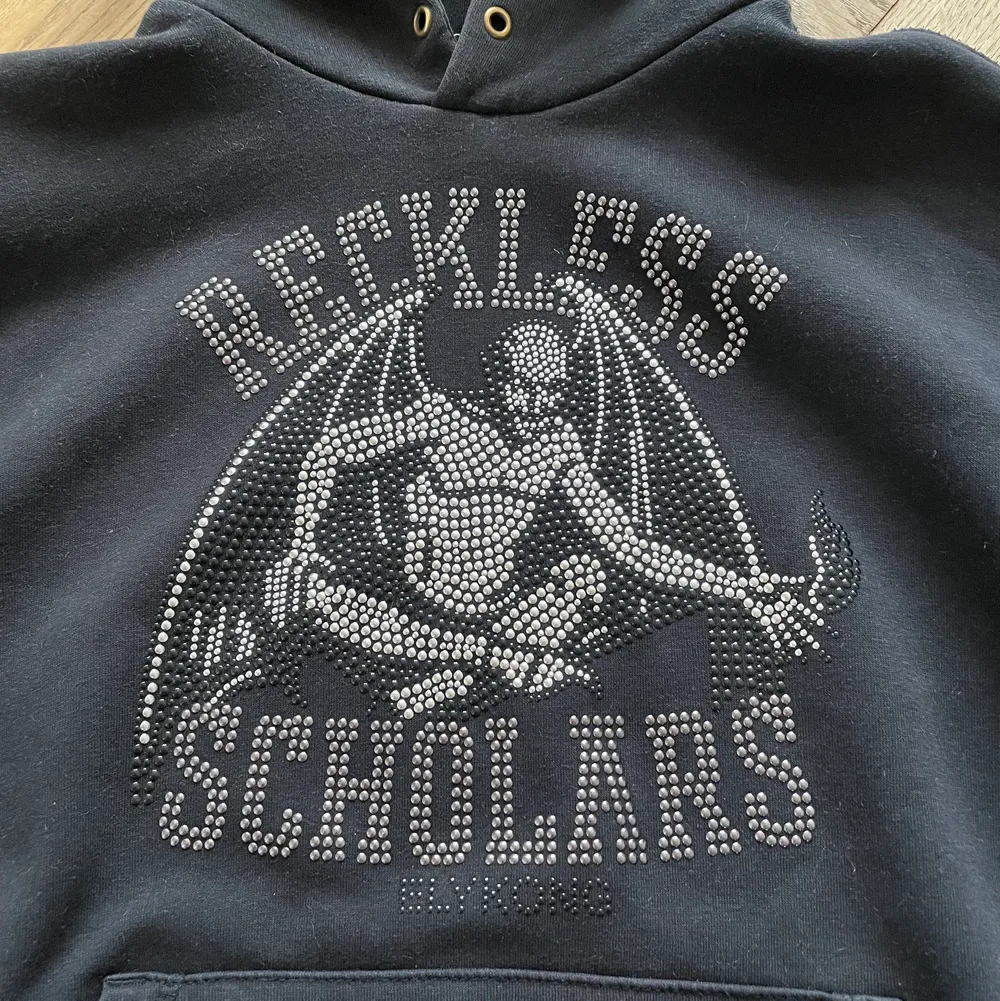 Supercool svart reckless scholars hoodie från ett av deras tidigare drop! Sparsamt använd i jättebra skick!⭐️ . Tröjor & Koftor.