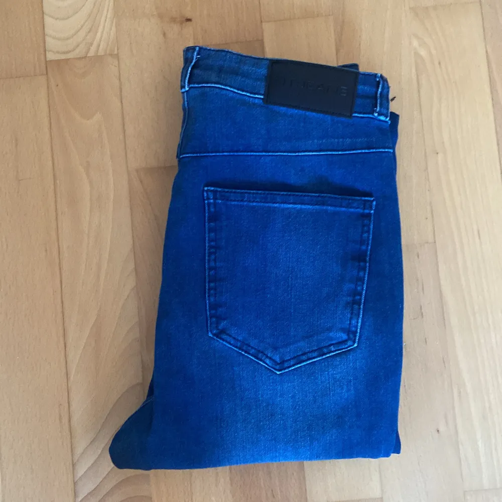 Fitjeans blue. High waisted. Skinny, Stretchy. Använts två gänger Size: S/M. Jeans & Byxor.
