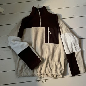 Tjocktröja - Tröja från monki med ficka, +frakt