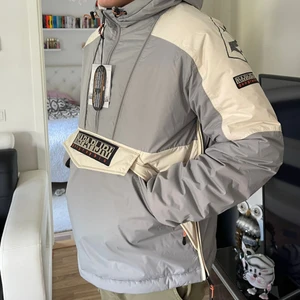 Napapijri jacka - Jättefin och helt ny Napapirji jacka i storlek L! 💕🫶🏻