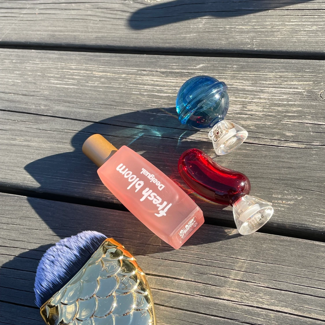 Fina parfymer och borste och nagel fil - 90