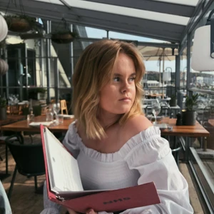 Off shoulder topp - Vit off shoulder topp i bra sick🤍