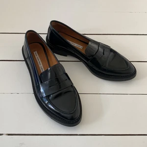 &other stories loafers - Knappt använda loafers från &other stories. Frakt ingår ej i priset. 