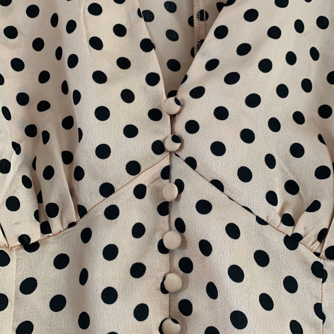 Prickig oanvänd blus - 90