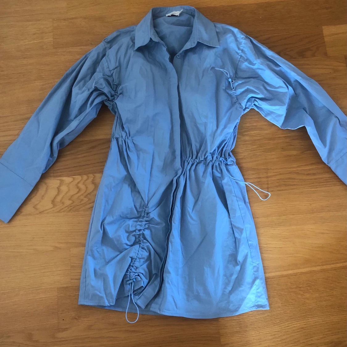 Klänning Angelica Blick x NA-KD - 90