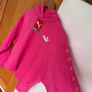 En rosa oanvänd adidas  hoodie  Inte använd för rosa inte är min färg  Ord pris: 55 euro