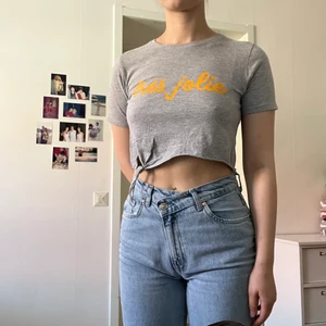 Croptop - Enkel och fin Croptop, perfekt till sommaren och passar till allting!! Kjol, shorts, jeans vad som🥰 frakt för 26kr