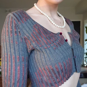 Limited Edition Rare Zara 2020 Printed Cardigan - Grey Cardigan with gorgeous floral print from Zara, Limited Edition. Size Large, could also fit Medium 10/10 condition