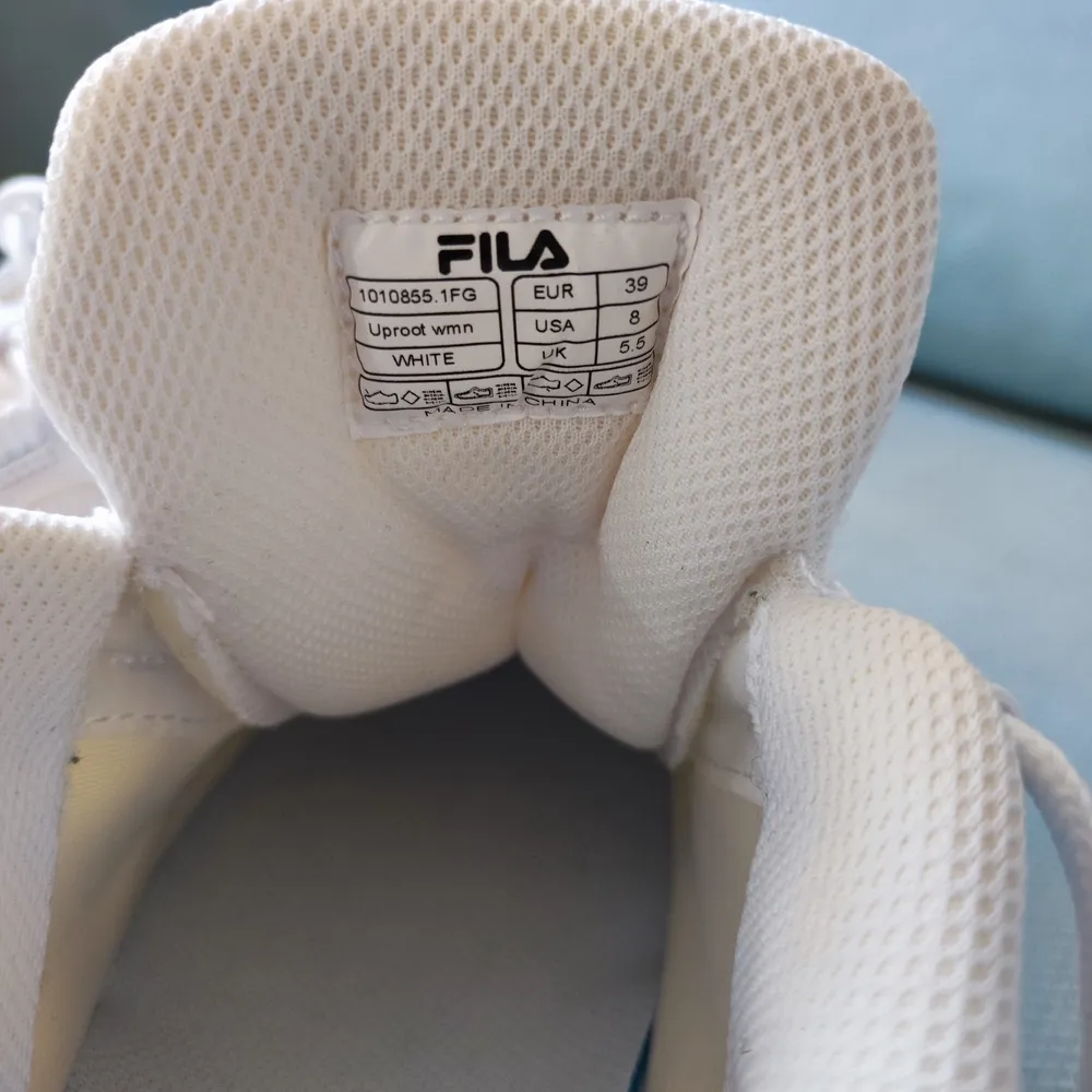 Fila shoes, size:39. Completely new, not used at all since the size is too small. In its original box.. Skor.