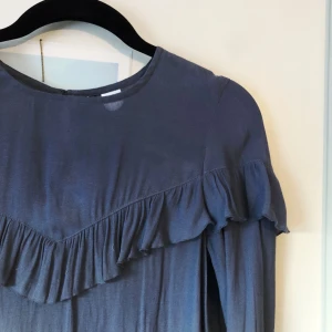 H&M / Blus / Blå / Strl 34 - Fint skick