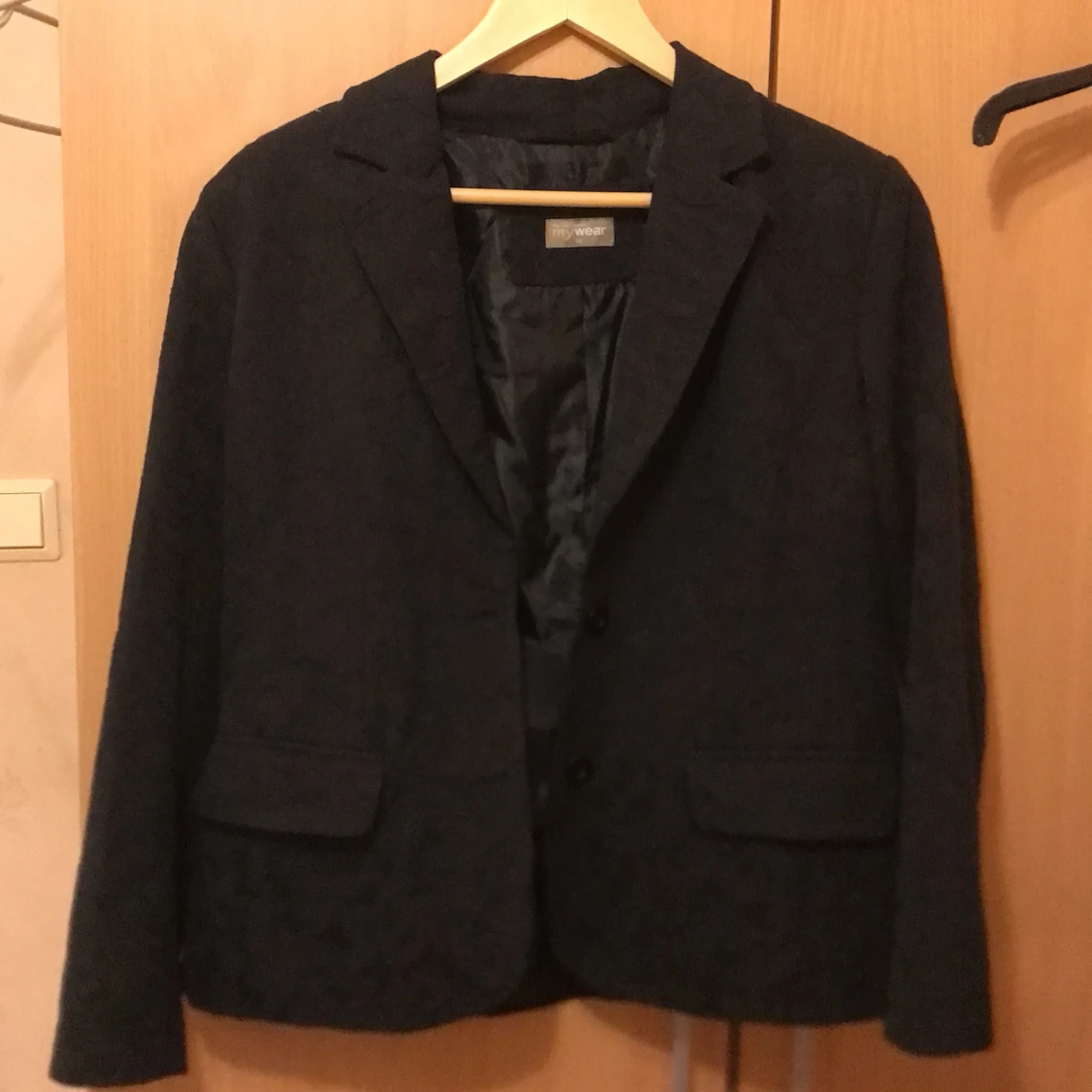 Svart kavaj storlek 44