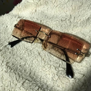 Solglassögon - Nyskick coola brillor