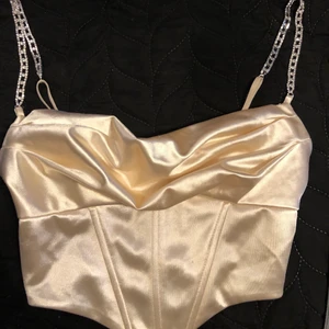 Oh polly topp - Har använt 2-3 ggr dom e som ny köpte den för 450kr 