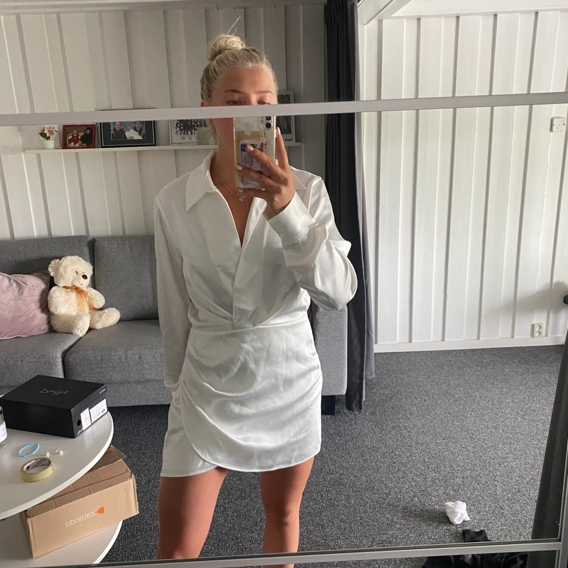 KORT KLÄNNING I SATIN vit: storlek M - 91