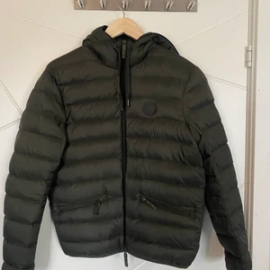 Armani Rxchange, Storlek S - Grön Armani Exchange jacka, Storlek S, Inget slitage, (Frakt 69kr ingår ej) Pris 345kr