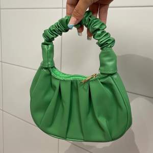 Denna super söta gröna väska som dessvärre inte kommer till användning!💚