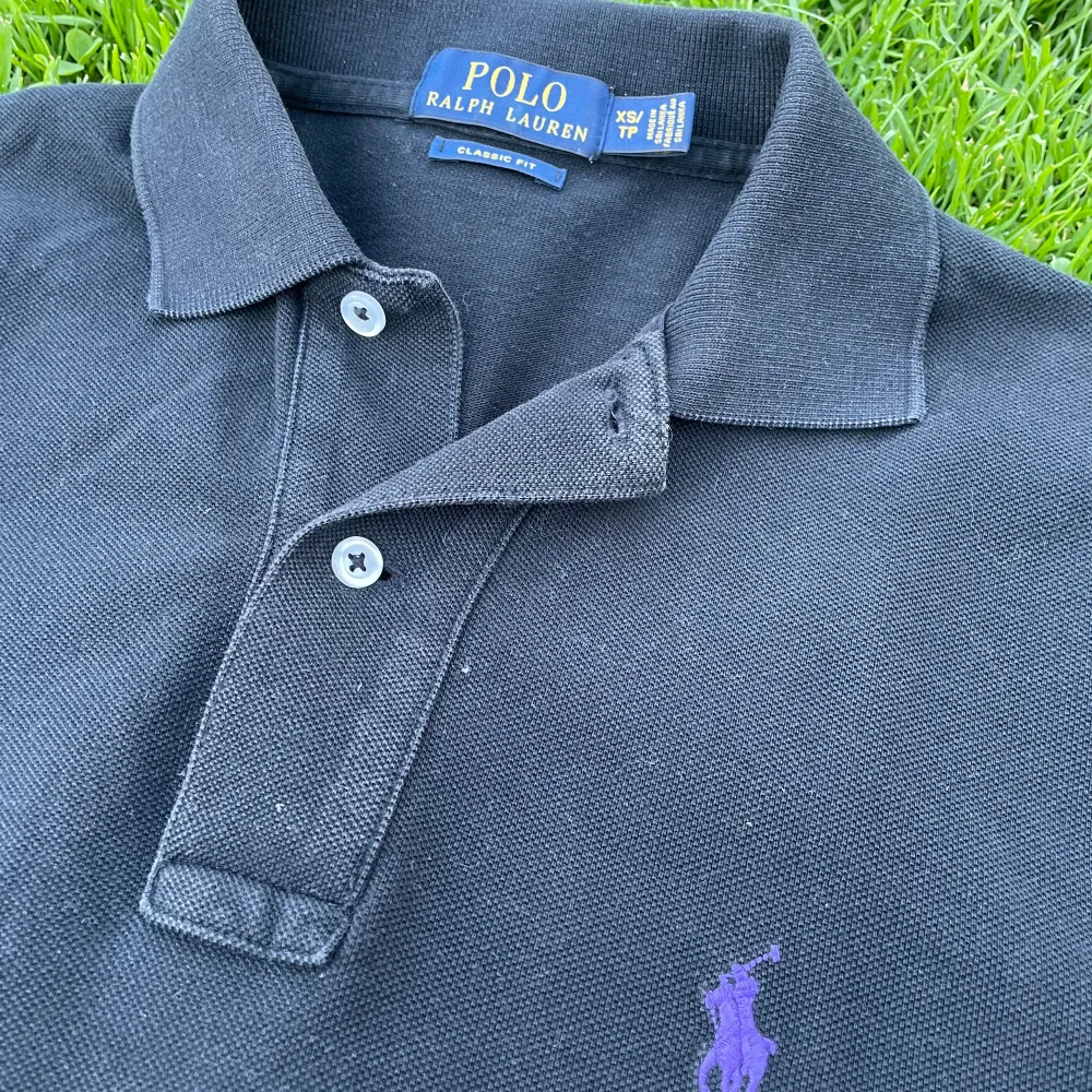 En polo Ralph Lauren pike is storlek xs. Så gott som nytt skick. . T-shirts.