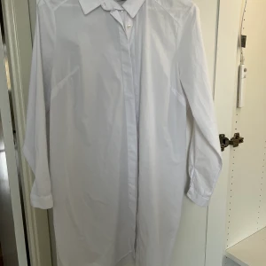 Skjortklänning - Skjortklänning i mini, använd 1 gång