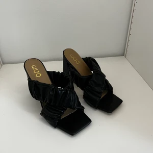 Svarta klackskor - Klackar från Ego x Molly Mae, använda 1 gång