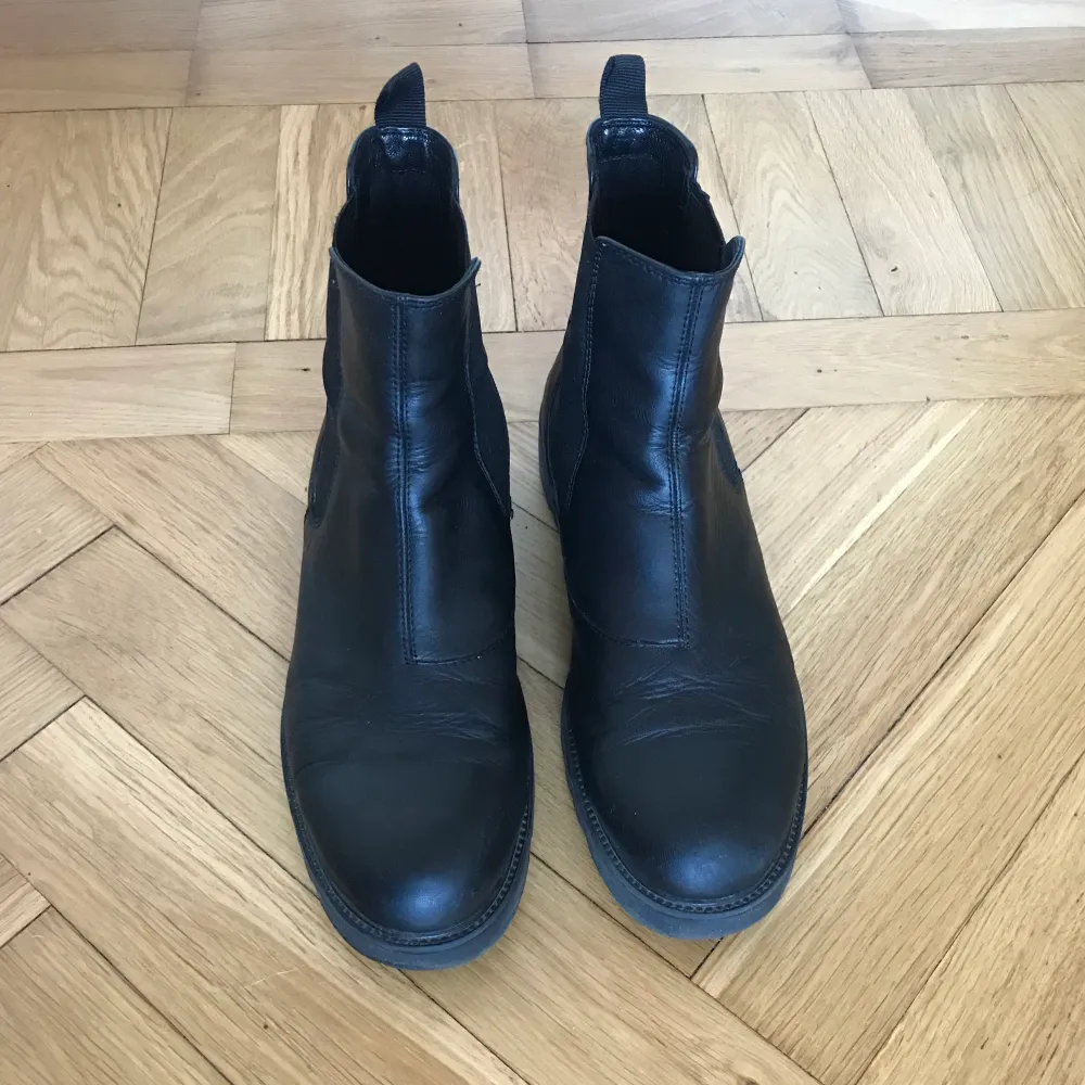 Klassiska boots i läder från Vagabond. Bra skick. Storlek 41. Jag kan mötas upp i Malmö eller Lund eller skicka! . Skor.