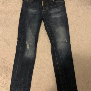 Philipp plein jeans - Philipp plein jeans köpta i italien, storlek 46 men känns mindre i storlek
