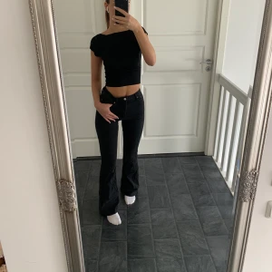 Bootcut Jeans - Köpta på zara, säljs