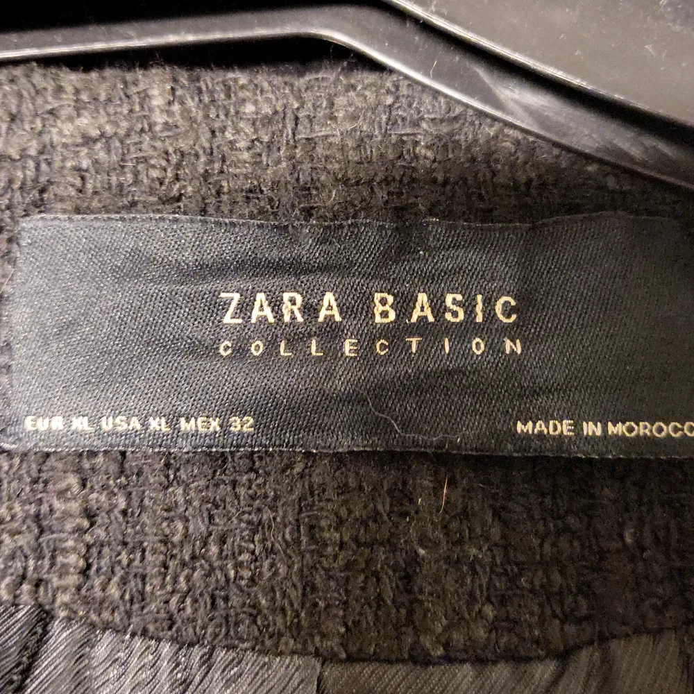 Kappa med läderärmar från Zara, strl xl. Använd ett fåtal gånger.. Jackor.