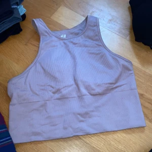 Träningstopp - Träningströja/topp från hm, stl S, knappt använd 