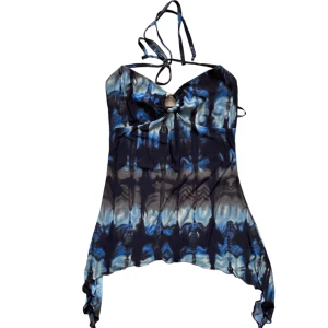 y2k halter topp - snygg halter topp från gammal forever 21 😍😍köparen står för frakt. 