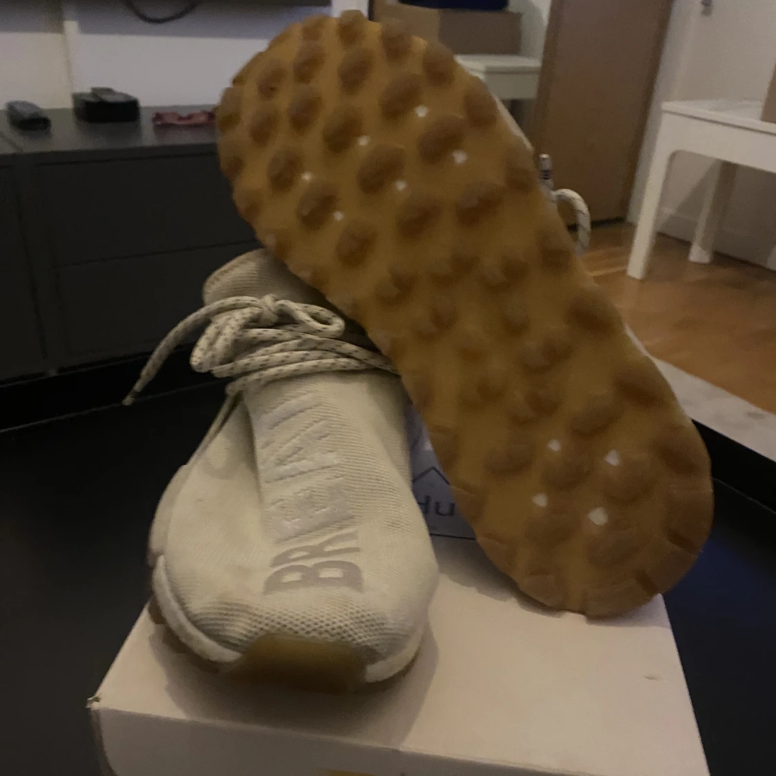 Human race skor  - 90