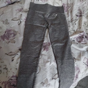 Gymshark leggings - Säljer mina Gymshark leggings då de blivit för små för mig.   Storlek S