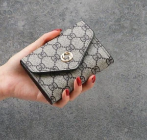 Snygg Dam Plånbok  - Mått 12.00*9.00*2.00cm 79kr/st  Frakt 49kr 