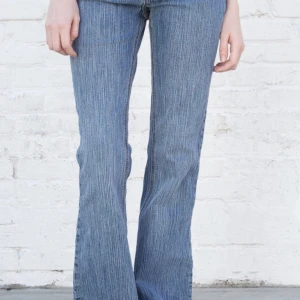 Brandy byxor  - Fina low jeans nypris 400, skriv för flera bilder. Passar mig som är 163