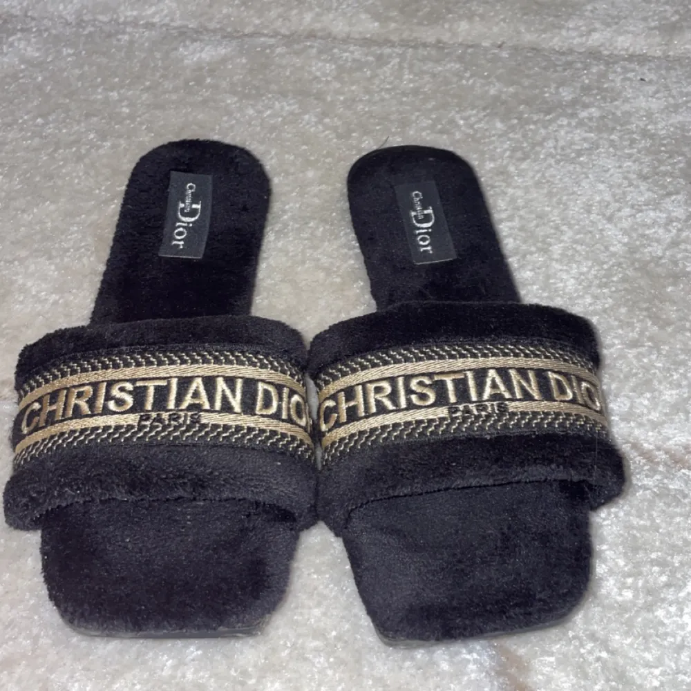 Christian Dior sandaler storlek 37 (inte äkta) . Skor.