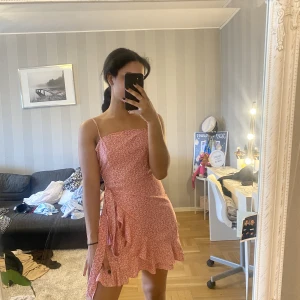 Rosa sommarklänning  - Jättesöt liten sommarklänning