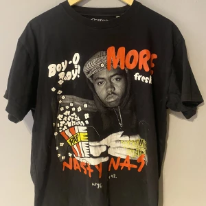 T-shirt - Säljer nu denna tshirt från Carlings för länges sen, men har knappt används. 