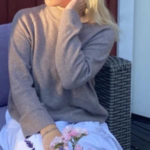 Stickad tröja  - Underbar stickad tröja från WERA! Nypris 600