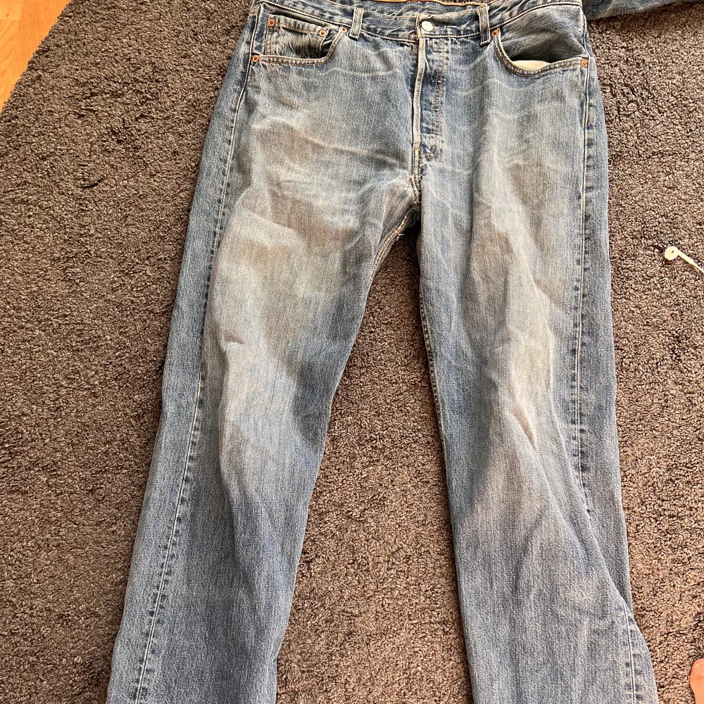 Coola Levis jeans, kommer ej till användning. Jeans & Byxor.